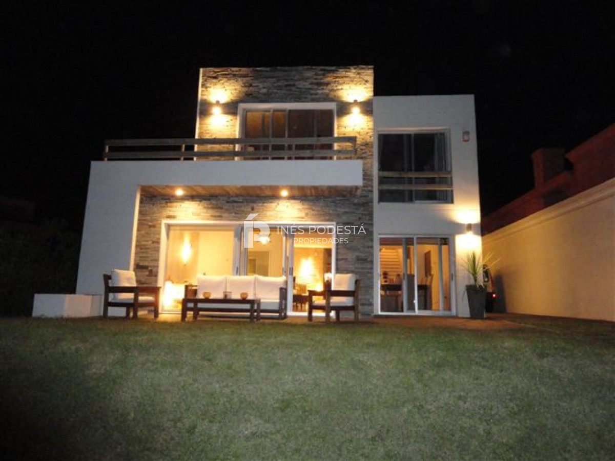 Casa ID.3698 - Casa en Montoya de 4 dormitorios 