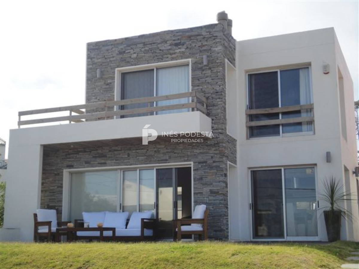 Casa ID.3698 - Casa en Montoya de 4 dormitorios 