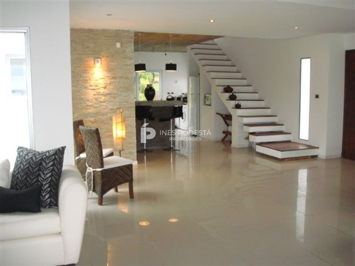 Casa ID.3698 - Casa en Montoya de 4 dormitorios 