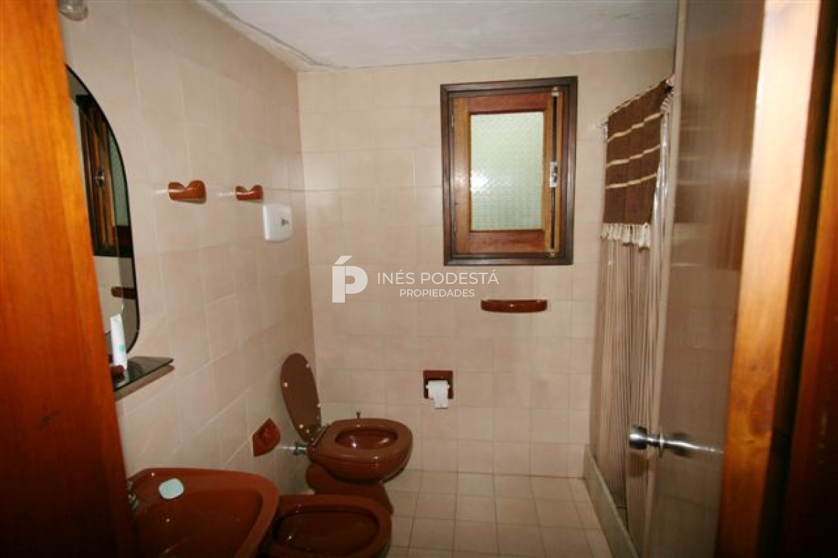 Casa ID.6337 - Alquiler 3 dormitorios y dependencia de servicio
