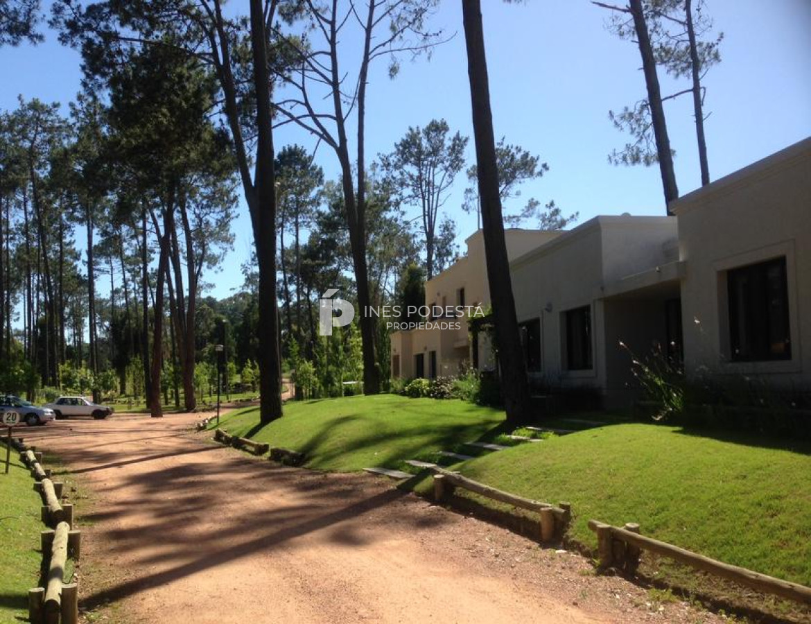 Casa ID.6378 - Parque Pinares barrio cerrado con 3 dormitorios