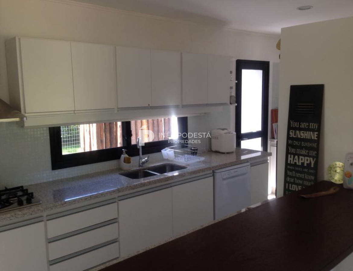 Casa ID.6378 - Parque Pinares barrio cerrado con 3 dormitorios