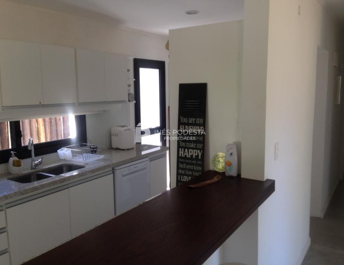 Casa ID.6378 - Parque Pinares barrio cerrado con 3 dormitorios