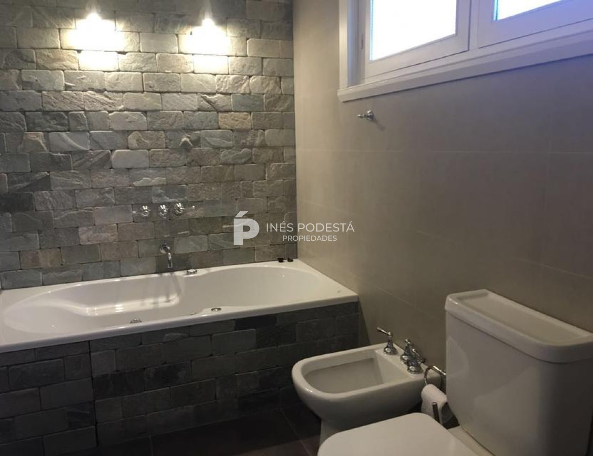 Casa ID.7697 - Casa en alquiler de 3 dormitorios Punta del Este
