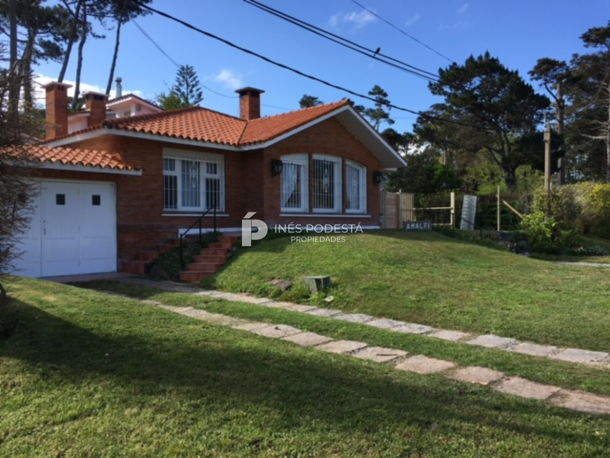 Casa ID.7697 - Casa en alquiler de 3 dormitorios Punta del Este