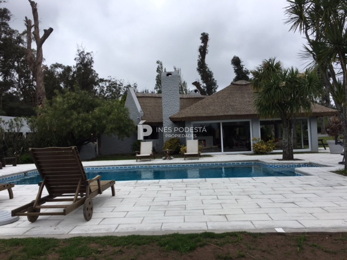 Casa ID.8065 - Venta en Laguna del Diario, gran propiedad