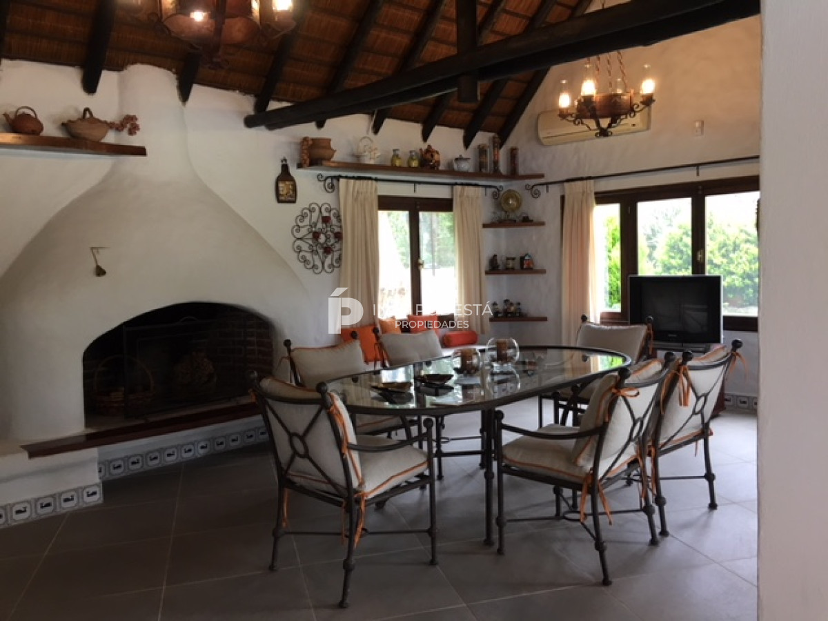 Casa ID.8065 - Venta en Laguna del Diario, gran propiedad