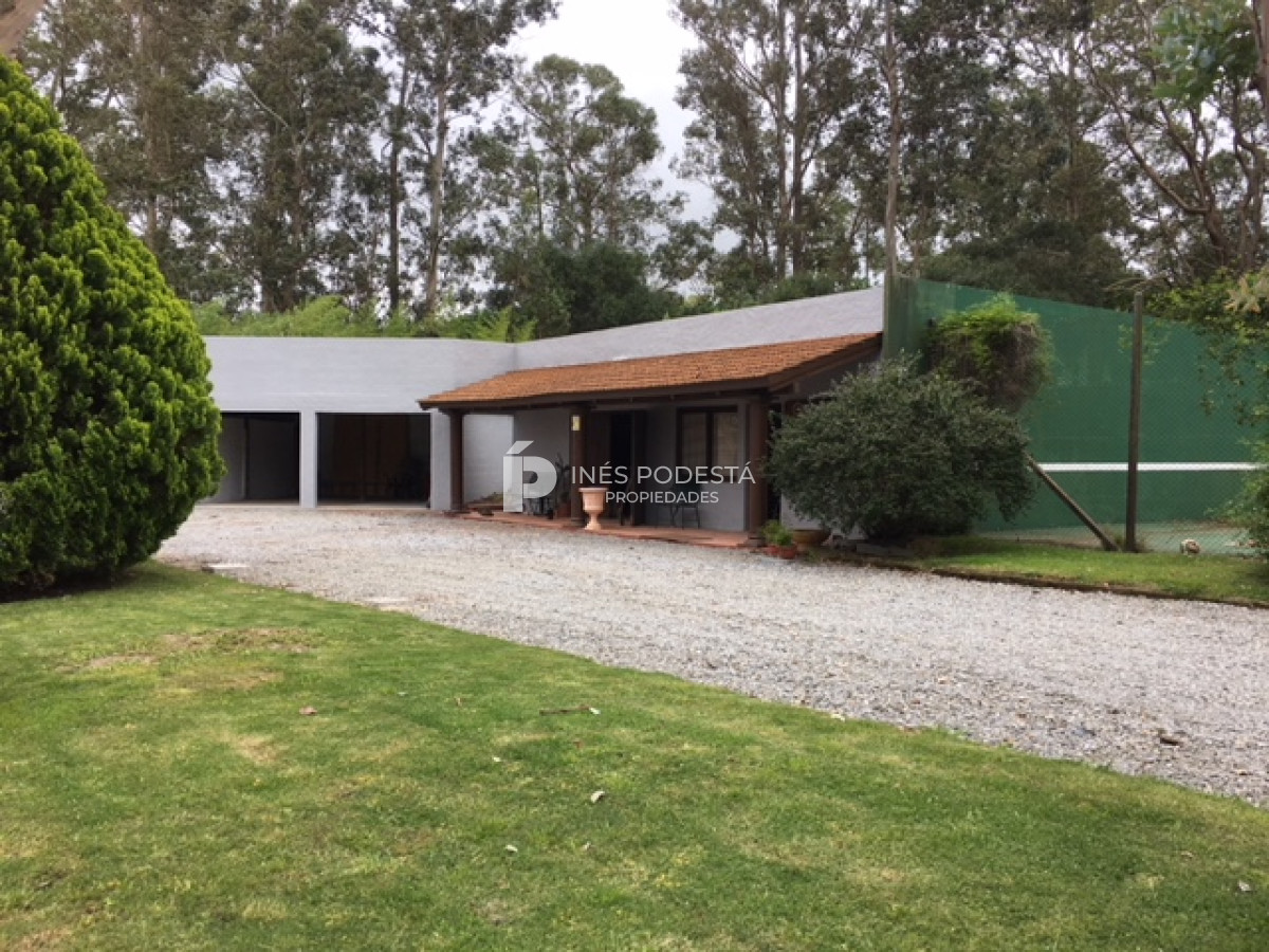 Casa ID.8065 - Venta en Laguna del Diario, gran propiedad