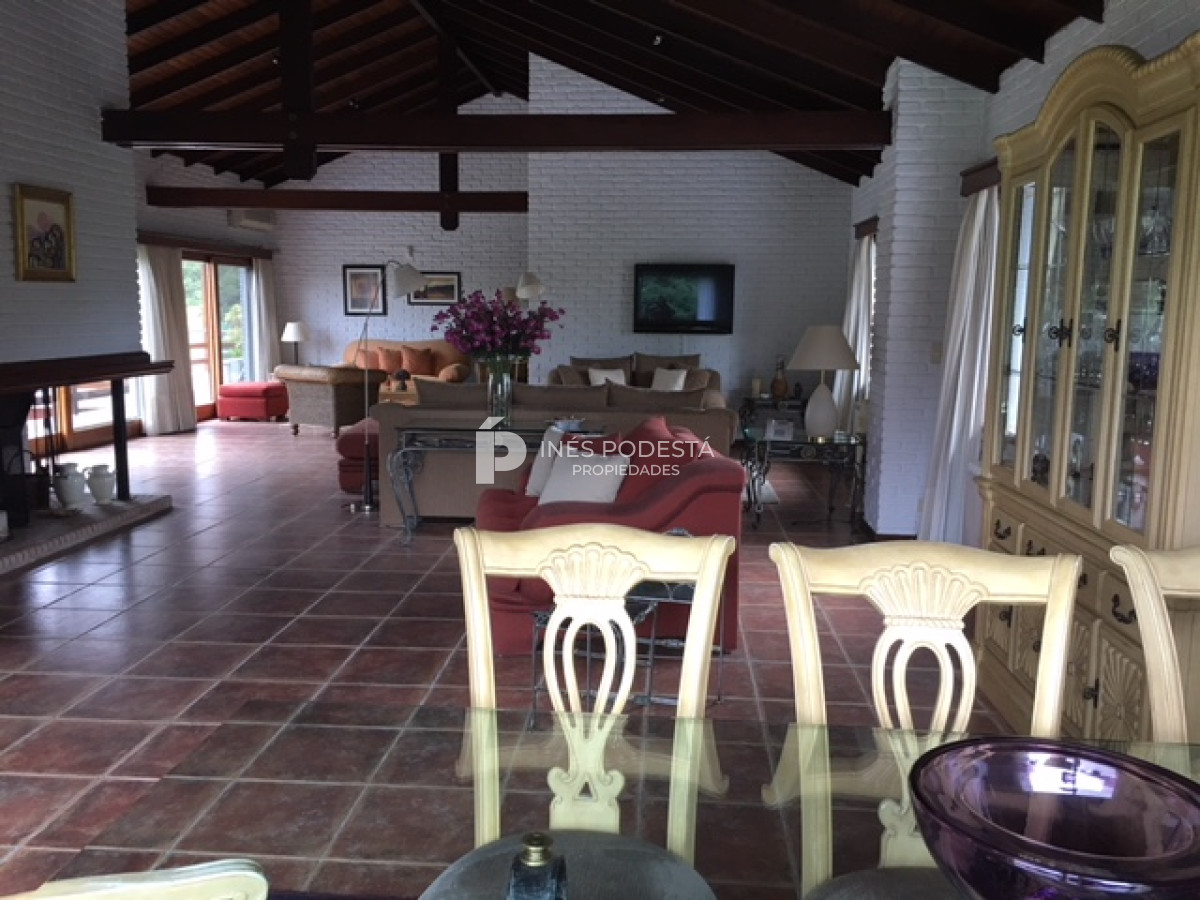 Casa ID.8065 - Venta en Laguna del Diario, gran propiedad