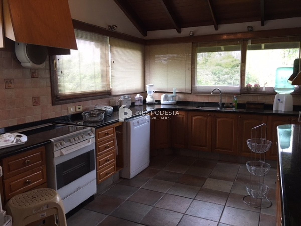 Casa ID.8065 - Venta en Laguna del Diario, gran propiedad