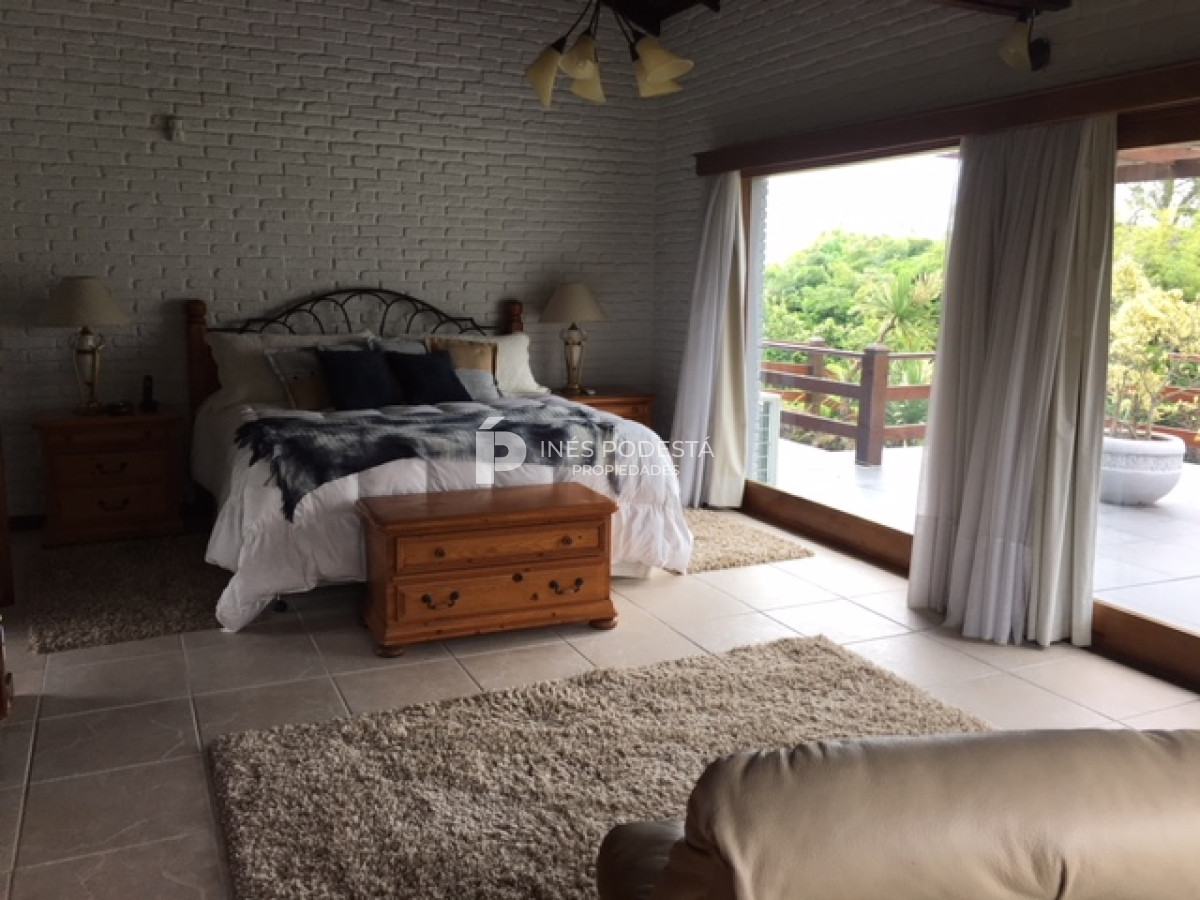 Casa ID.8065 - Venta en Laguna del Diario, gran propiedad