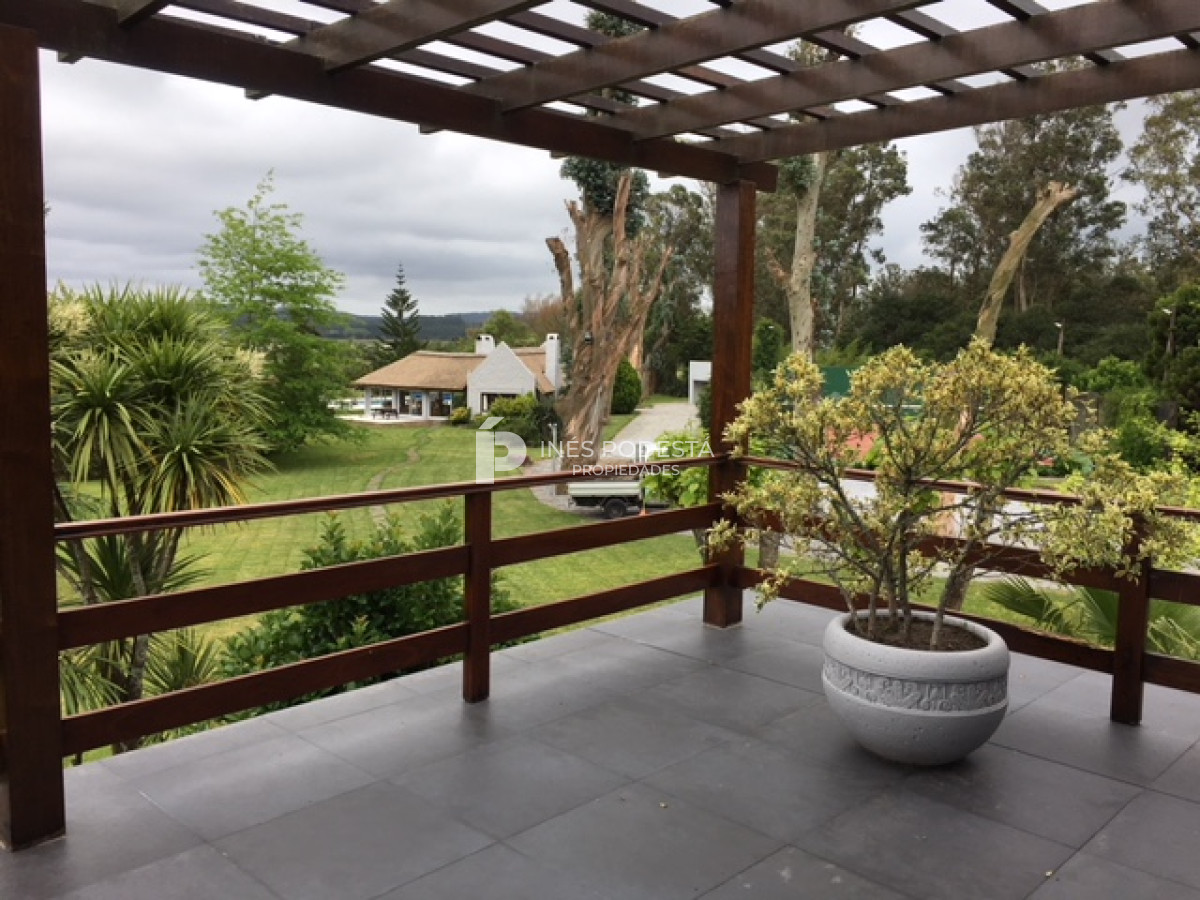 Casa ID.8065 - Venta en Laguna del Diario, gran propiedad