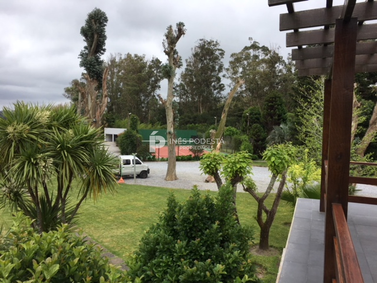 Casa ID.8065 - Venta en Laguna del Diario, gran propiedad