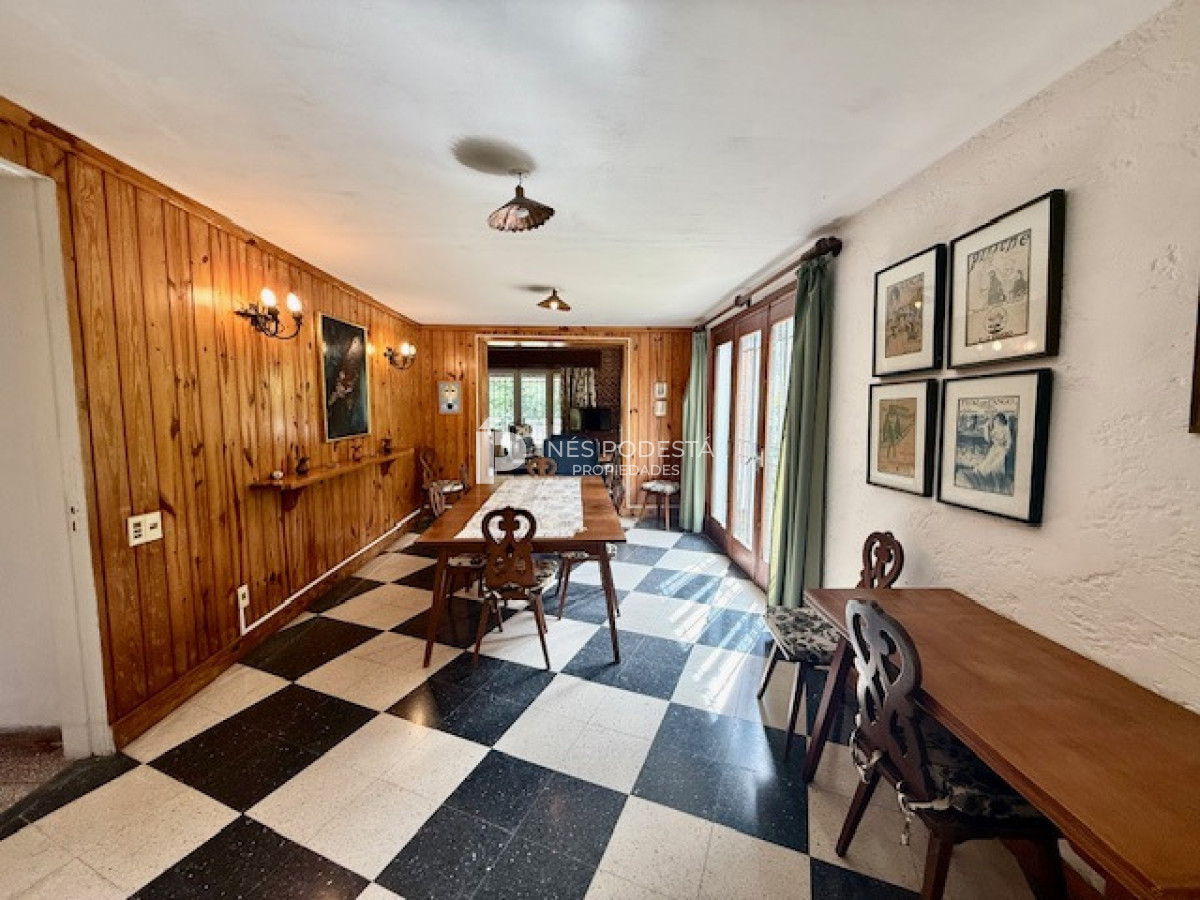 Casa ID.41747 - Venta 7 dormitorios, 8 baños  más dependencias de servicio