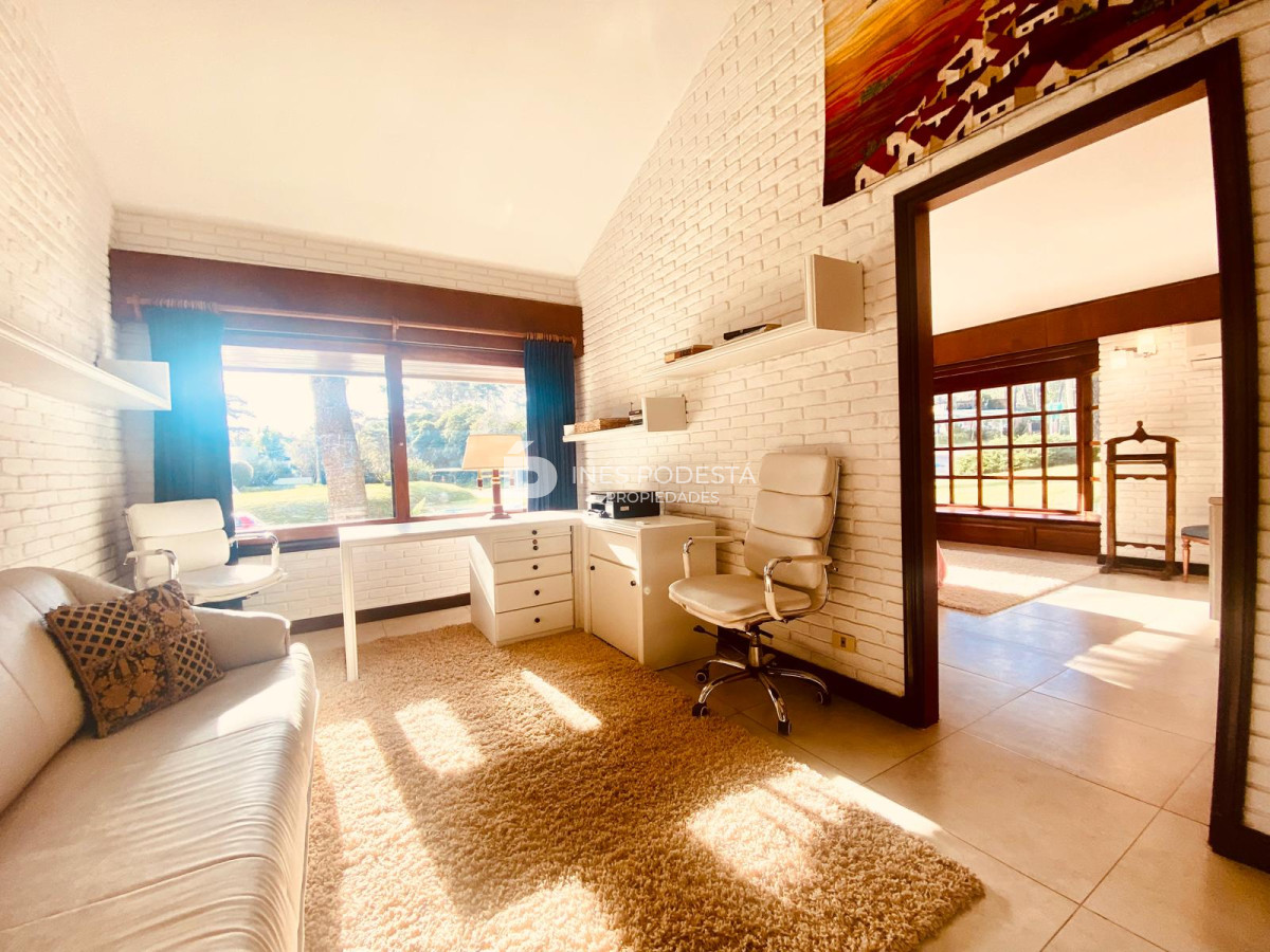 Casa ID.39062 - Alquiler y venta en mansa con 7 dormitorios