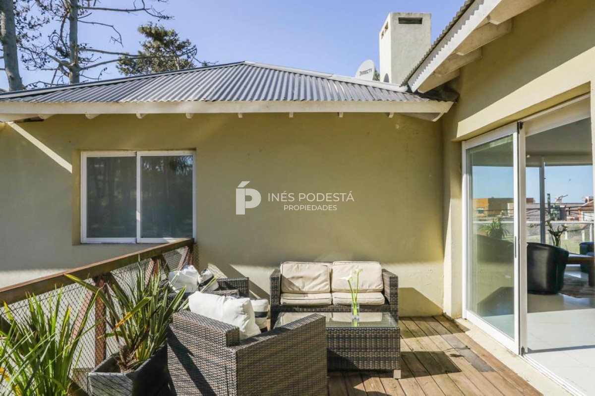 Casa ID.6436 - Venta y alquiler con 6 dormitorios más dependencia de servicio