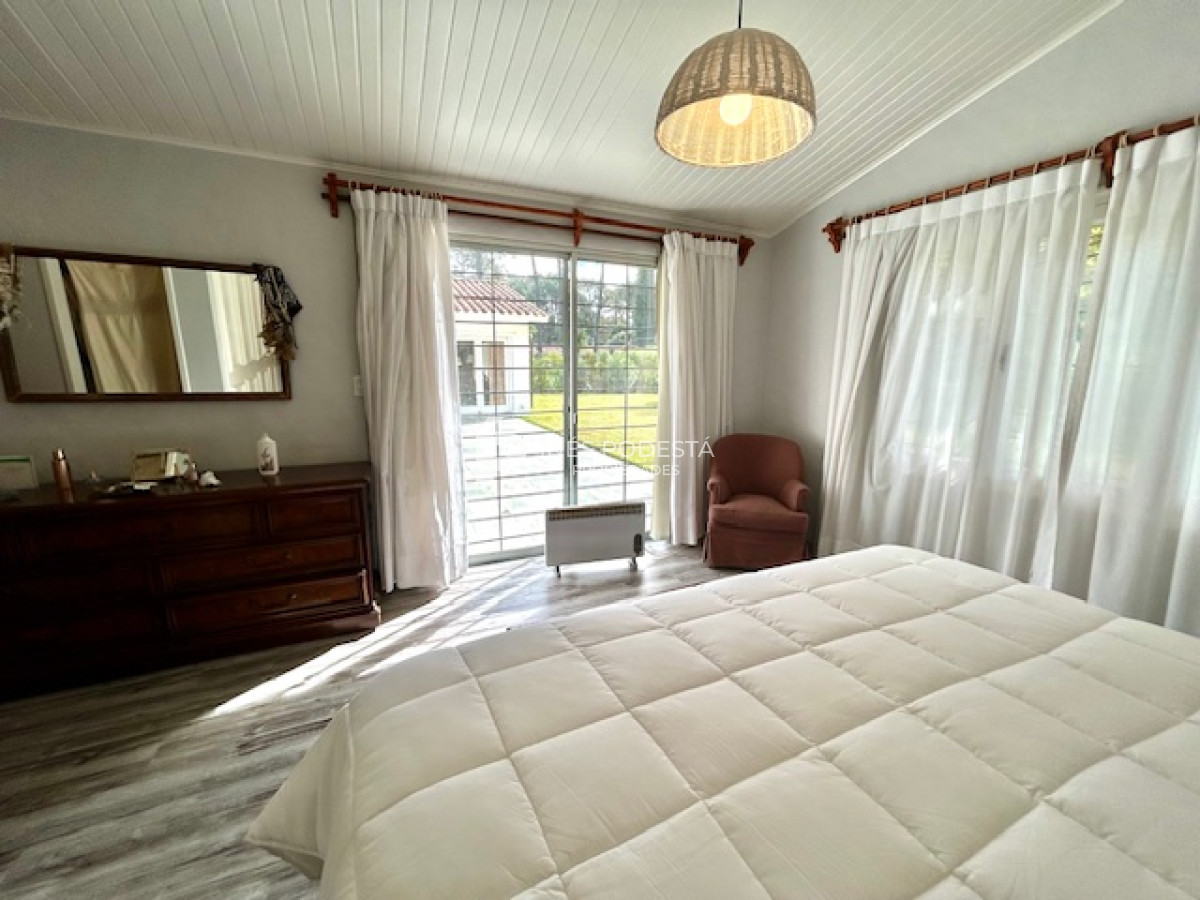 Casa ID.40762 - Venta en mansa con 4 dormitorios más 2 dormitorios exteriores
