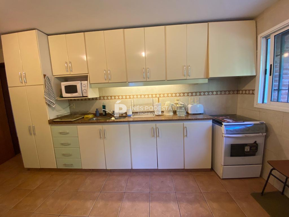 Casa ID.6240 - Alquiler en Mansa  4 dormitorios y dependencia de servicio