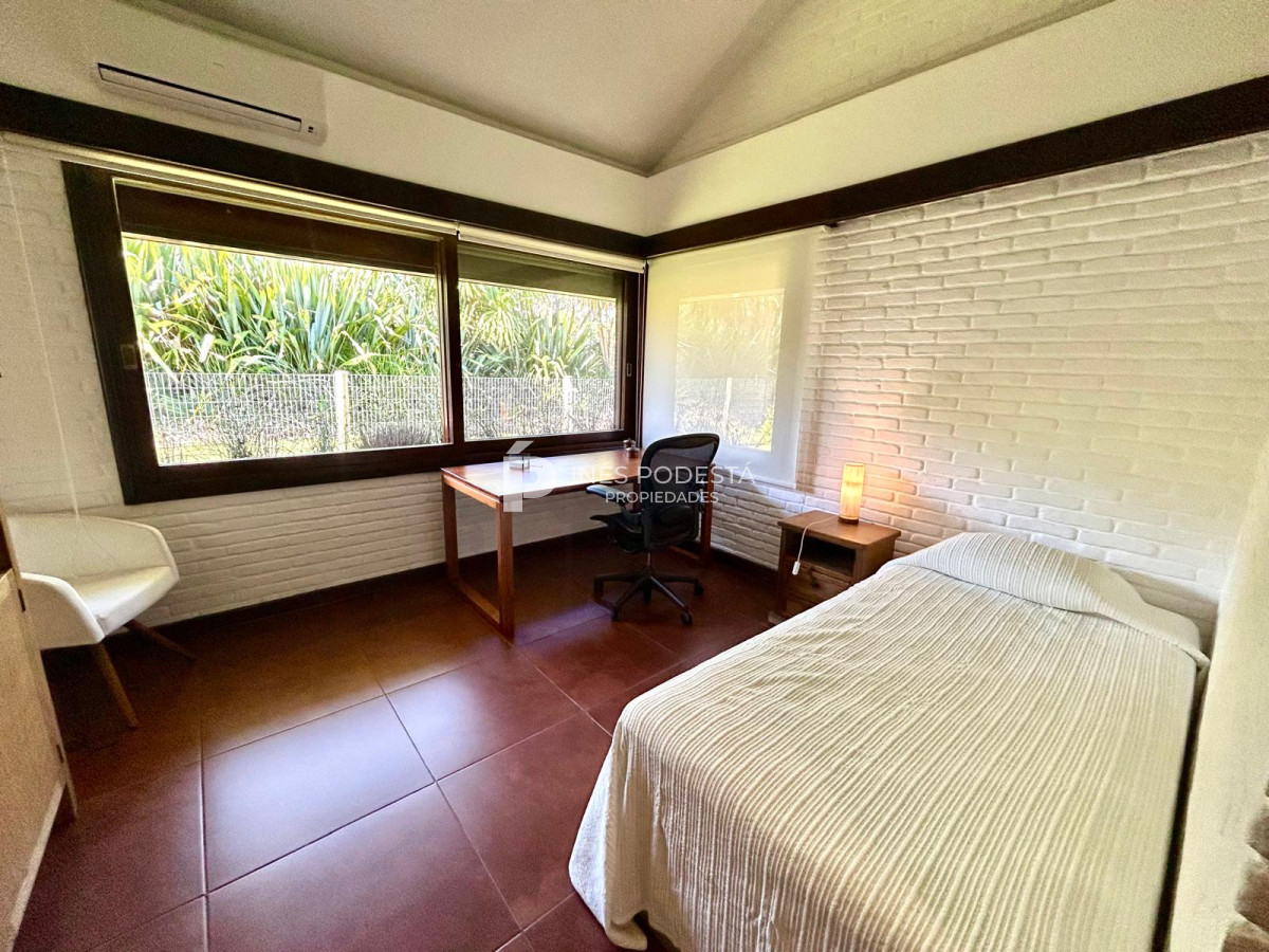 Casa ID.8429 - Venta de Excelente propiedad en el corazón de La Mansa con 4 suites