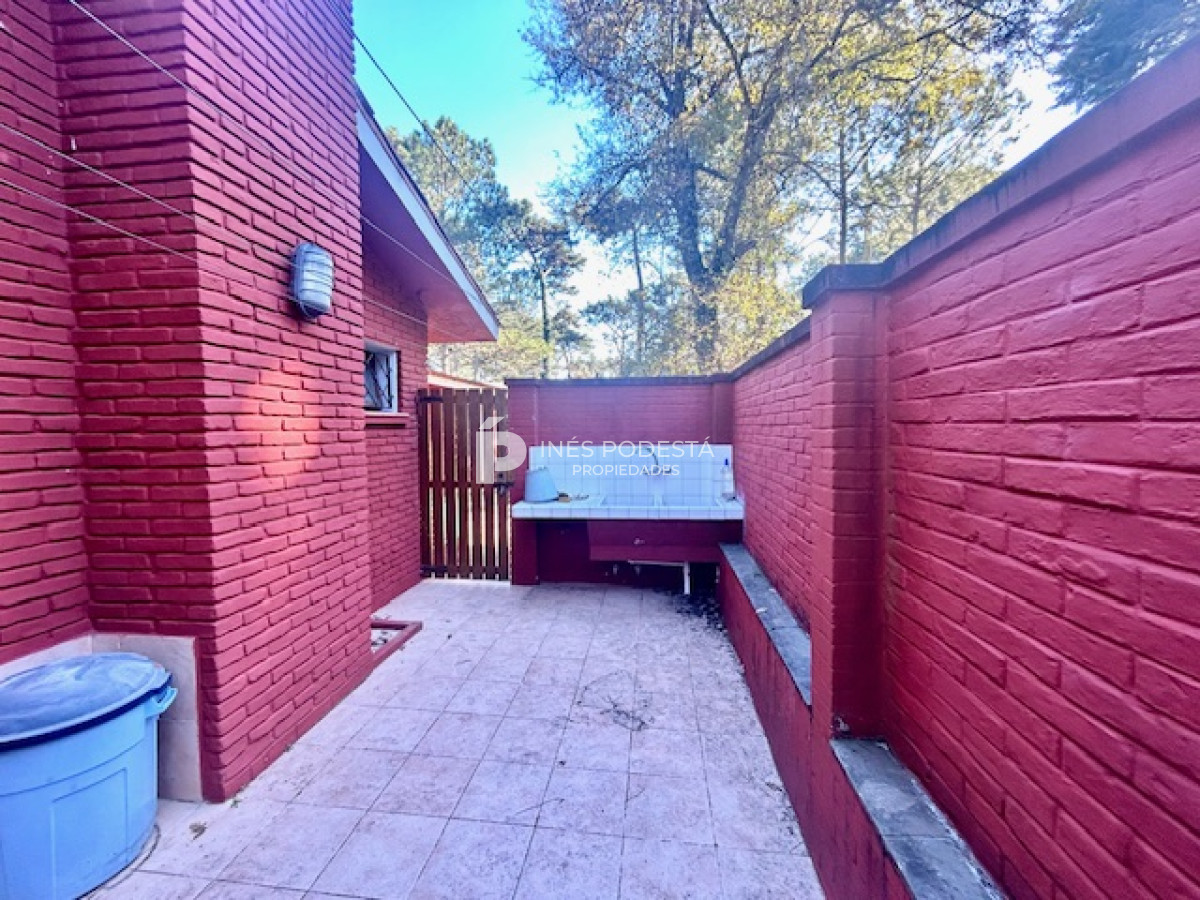 Casa ID.4899 - Venta casa en mansa 4 dormitorios y dependencia de servicio,  piscina