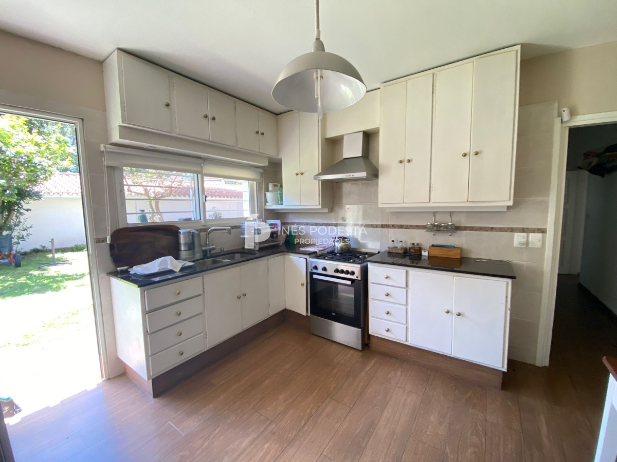 Casa ID.6993 - ALQUILER San Rafael, 4 dormitorios