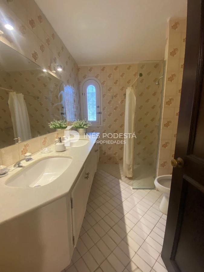 Casa ID.92 - Alquiler 3 dormitorios y dependencia de servicio