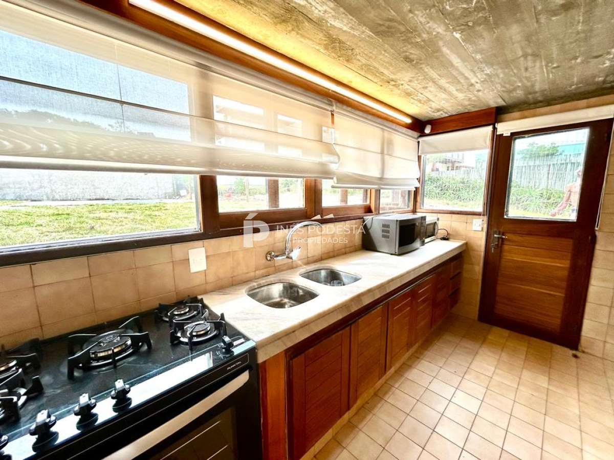 Casa ID.40332 - Alquiler en Montoya frente a la playa, 4 dormitorios, y piscina