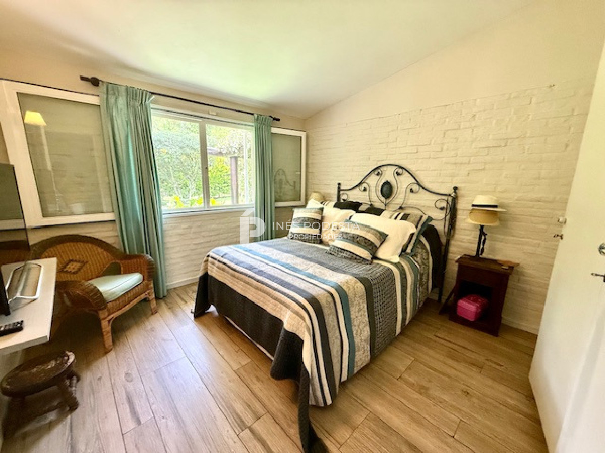 Casa ID.41865 - Alquiler 4 dormitorios y 3 baños