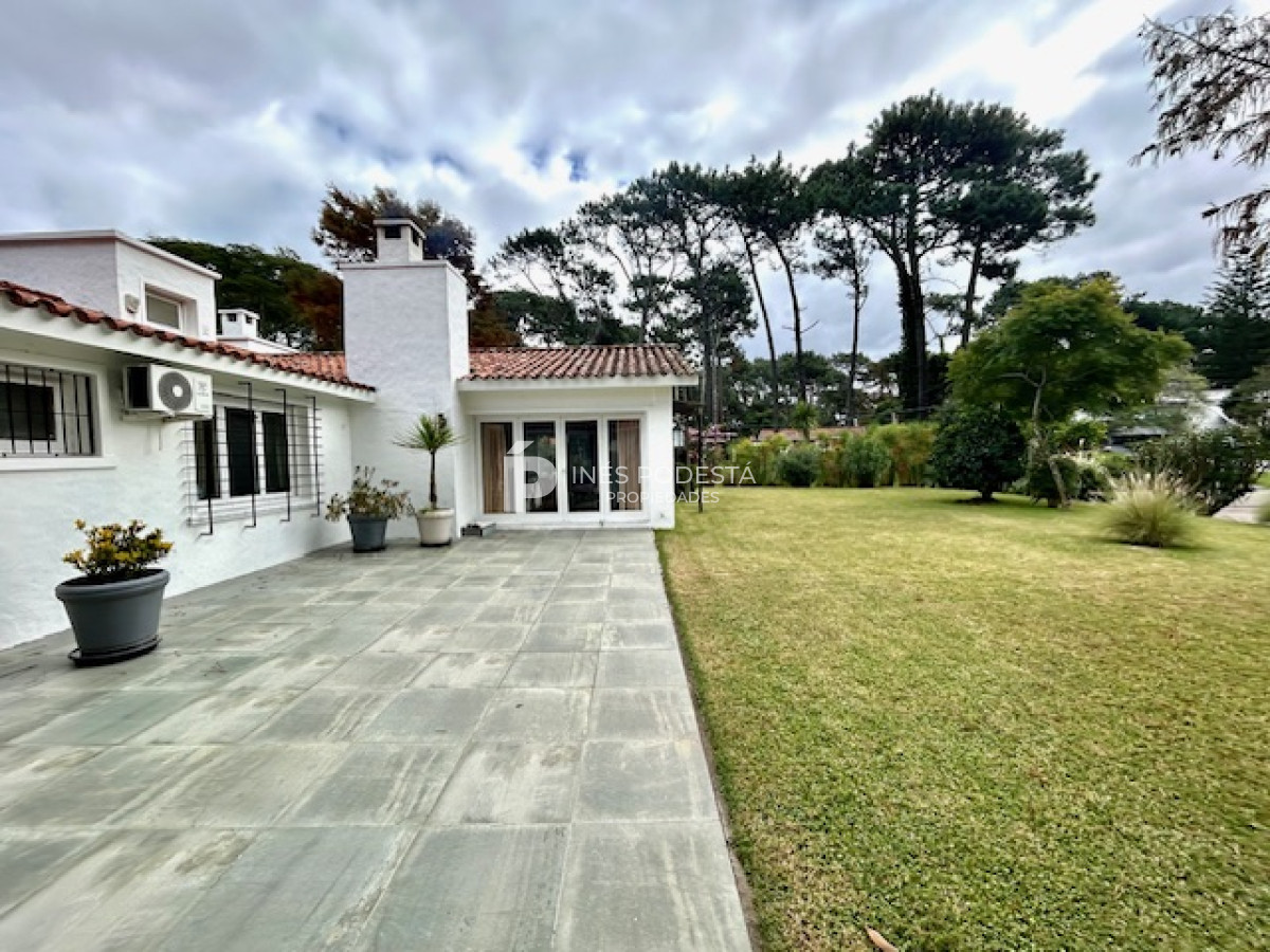 Casa ID.40762 - Venta en mansa con 4 dormitorios más 2 dormitorios exteriores