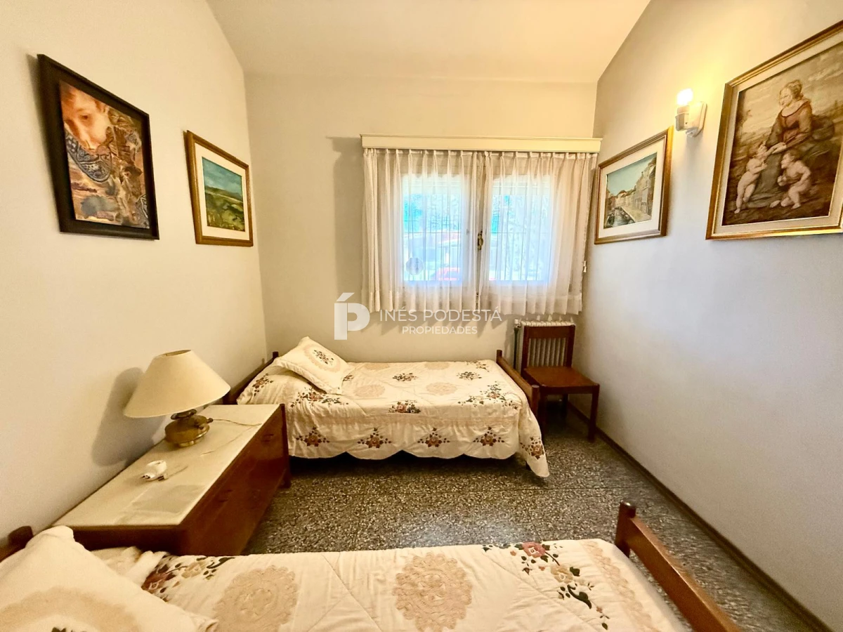 Casa ID.41758 - Venta casa 4 dormitorios y dependencia de servicio