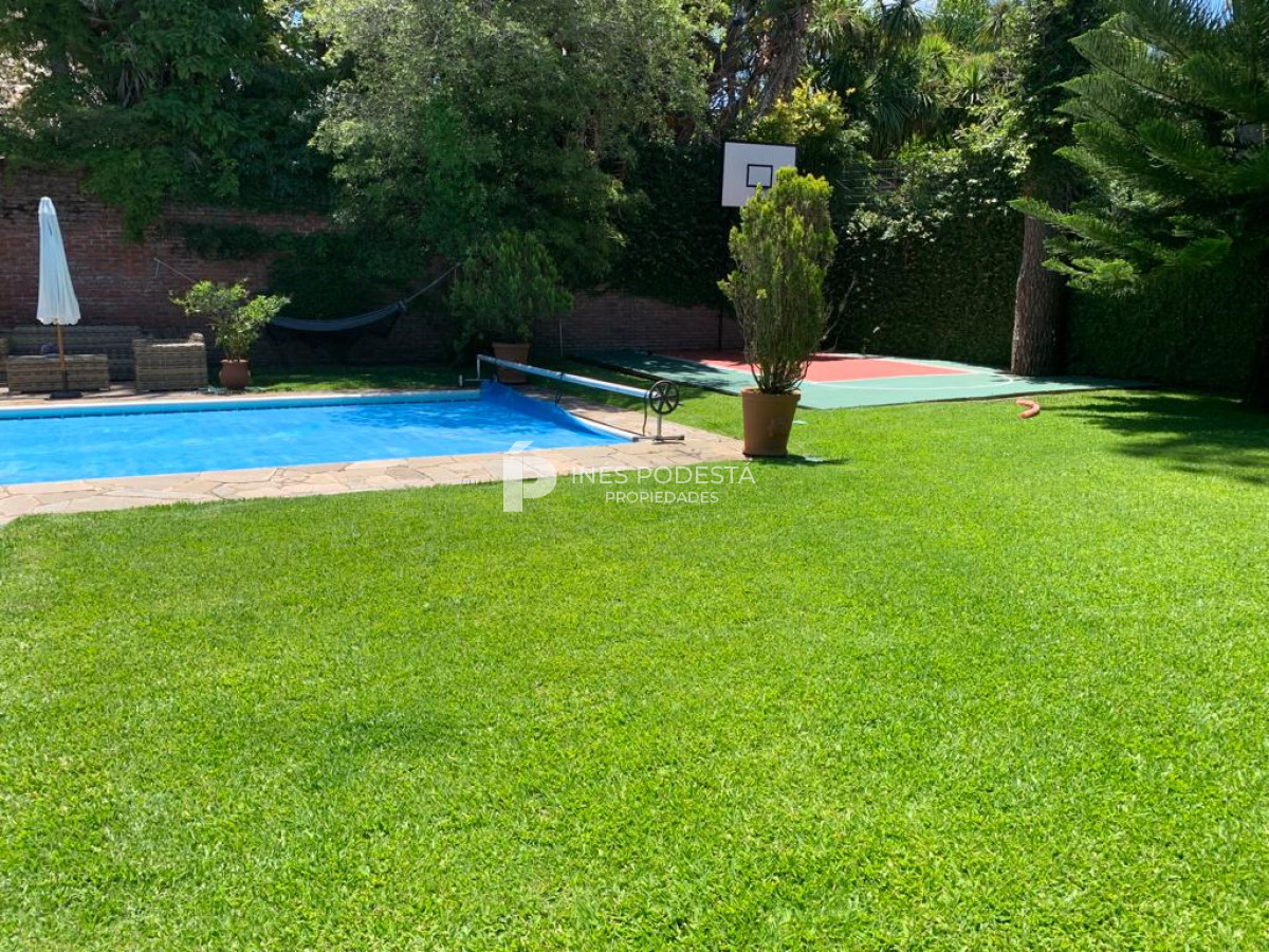 Casa ID.830 - Venta en Mansa 4 dormitorios y dependencia de servicio