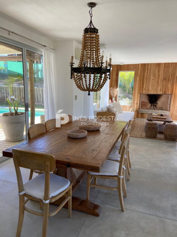 Casa ID.42347 - Alquiler 3 dormitorios más dependencia de servicio