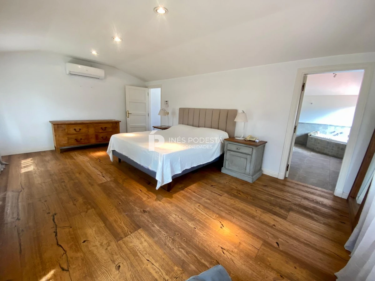 Casa ID.41257 - Alquiler 4 dormitorios y dependencia de servicio con piscina