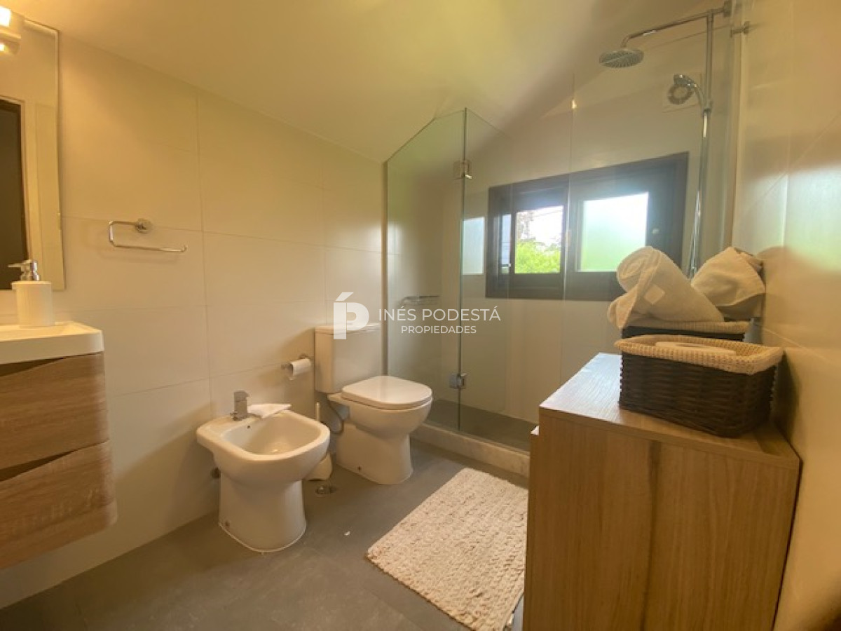 Casa ID.39300 - Casa en venta de 5 dormitorios en Punta del Este, Mansa
