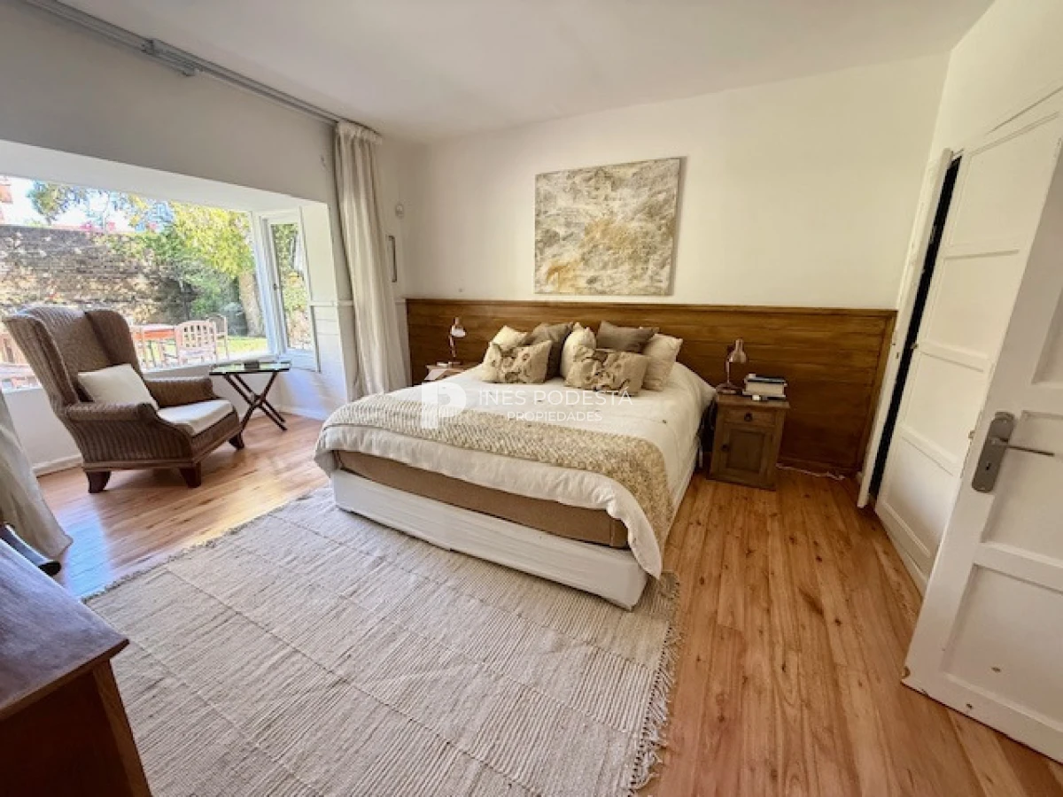 Casa ID.2112 - Alquiler en mansa 4 dormitorios y 3 baños 