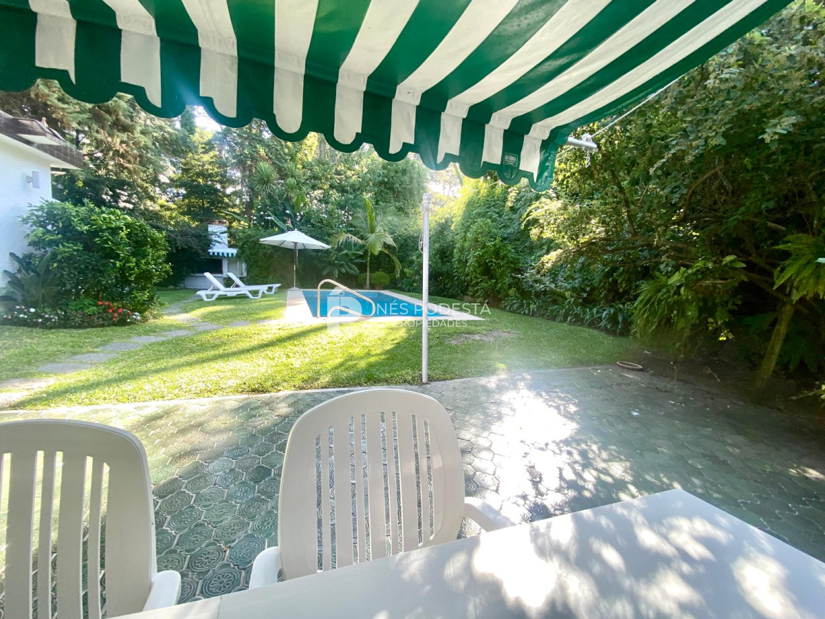 Casa ID.1973 - Venta en Cantegril 4 dormitorios y dependencia de servicio