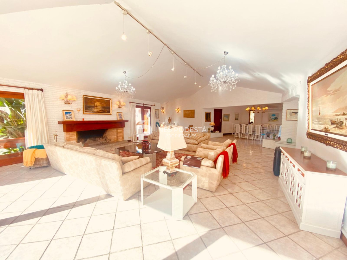 Casa ID.39062 - Alquiler y venta en mansa con 7 dormitorios