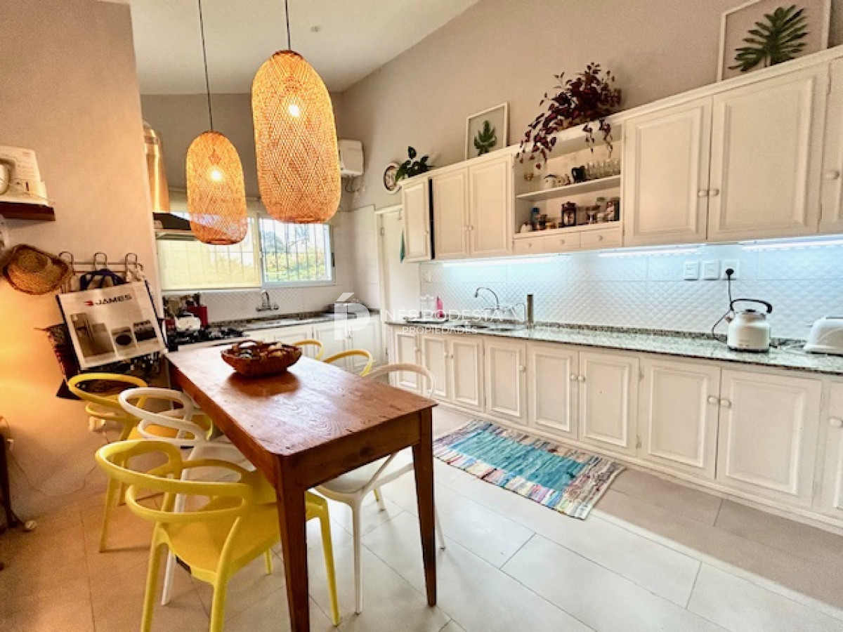Casa ID.40762 - Venta en mansa con 4 dormitorios más 2 dormitorios exteriores