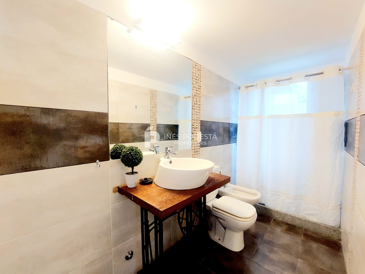 Casa ID.6436 - Venta y alquiler con 6 dormitorios más dependencia de servicio