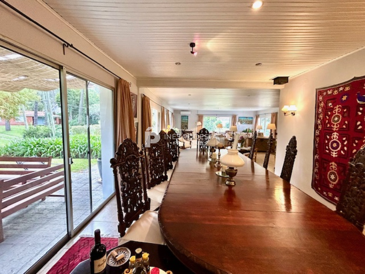Casa ID.40762 - Venta en mansa con 4 dormitorios más 2 dormitorios exteriores