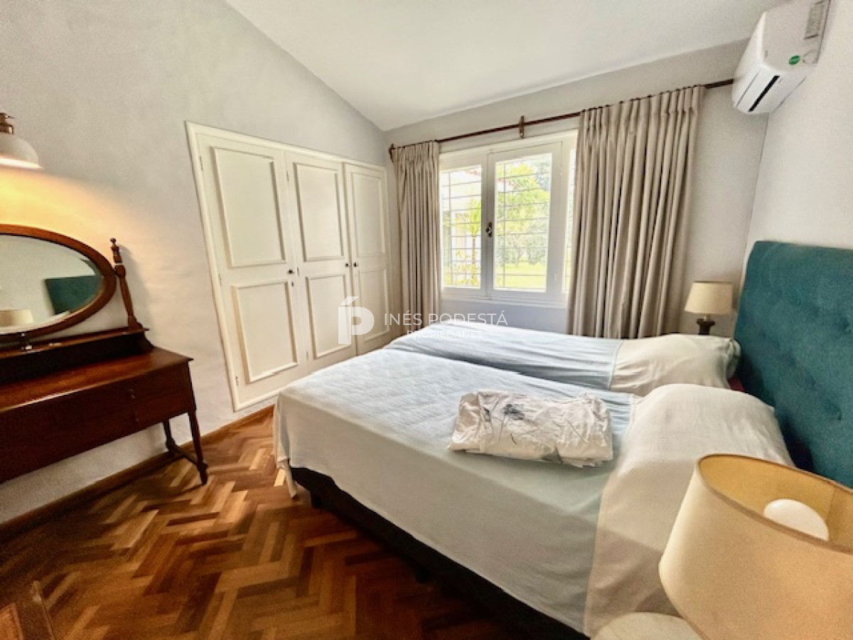 Casa ID.40762 - Venta en mansa con 4 dormitorios más 2 dormitorios exteriores