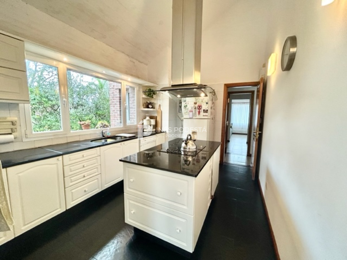 Casa ID.40003 - Muy buena casa en la mansa a 200 mts de la rambla con 3 suites