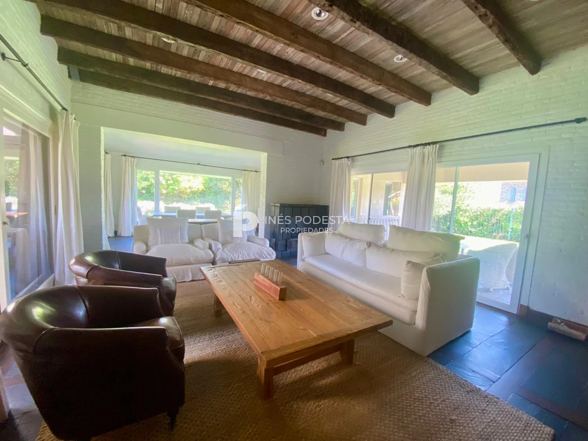 Casa ID.41257 - Alquiler 4 dormitorios y dependencia de servicio con piscina