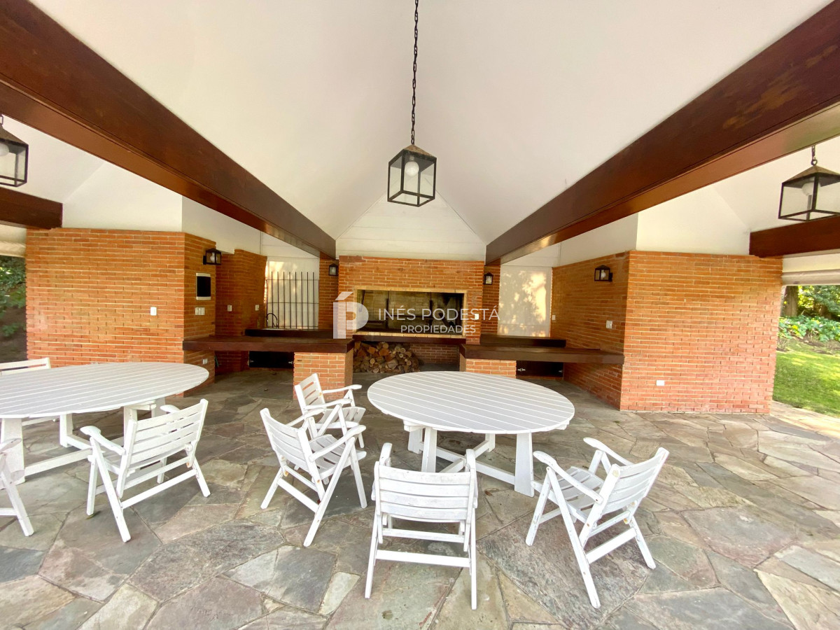 Casa ID.37941 - Casa en Venta Punta del Este 5 dormitorios Golf