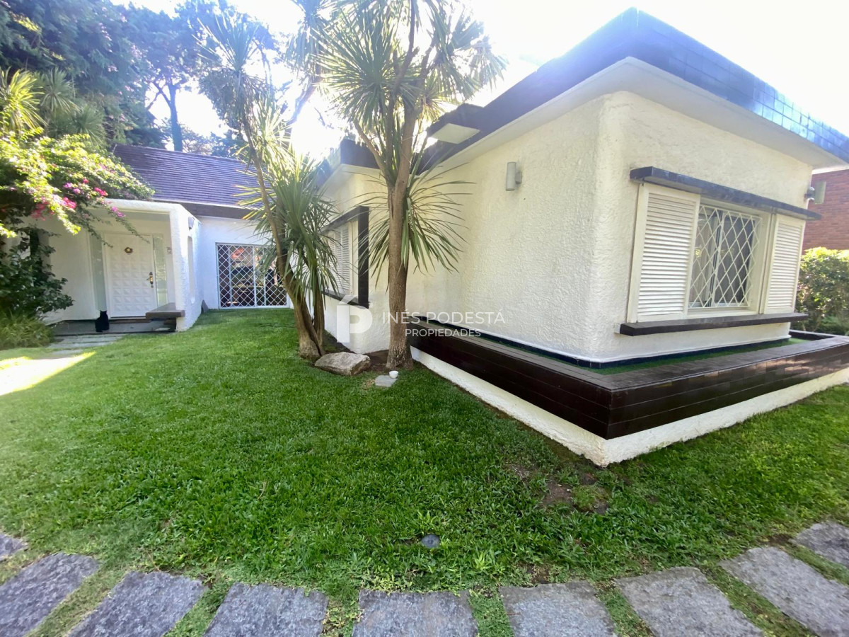 Casa ID.1973 - Venta en Cantegril 4 dormitorios y dependencia de servicio