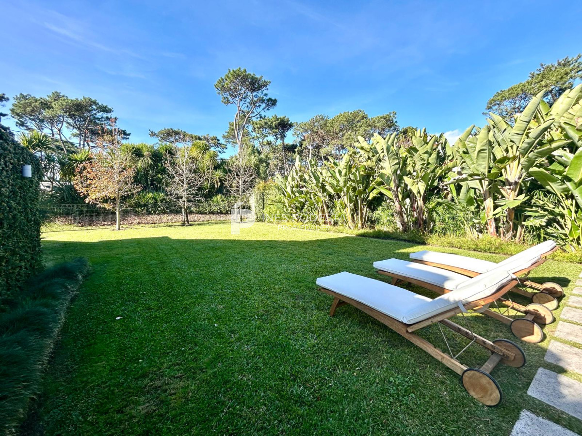 Casa ID.8429 - Venta de Excelente propiedad en el corazón de La Mansa con 4 suites