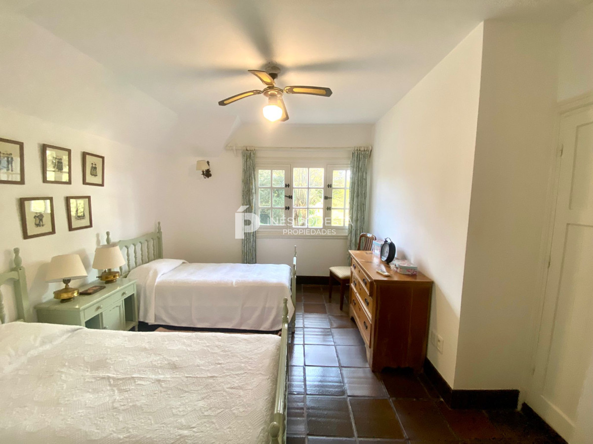 Casa ID.37941 - Casa en Venta Punta del Este 5 dormitorios Golf