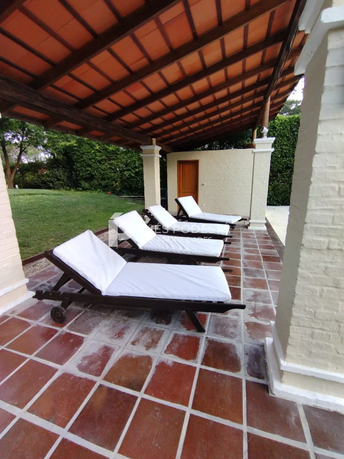 Casa ID.246 - Venta en  San Rafael 4 dormitorios  con piscina