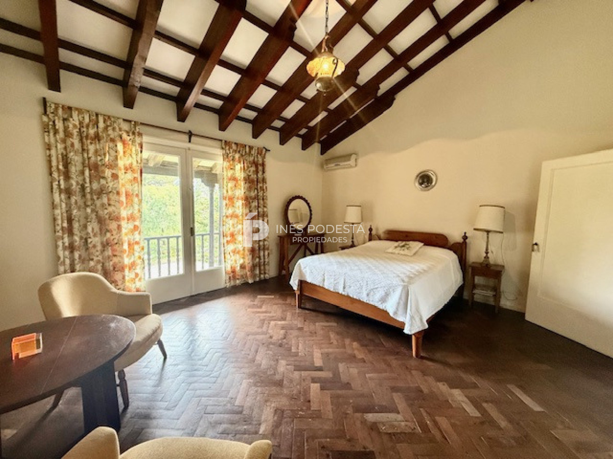 Casa ID.41747 - Venta 7 dormitorios, 8 baños  más dependencias de servicio