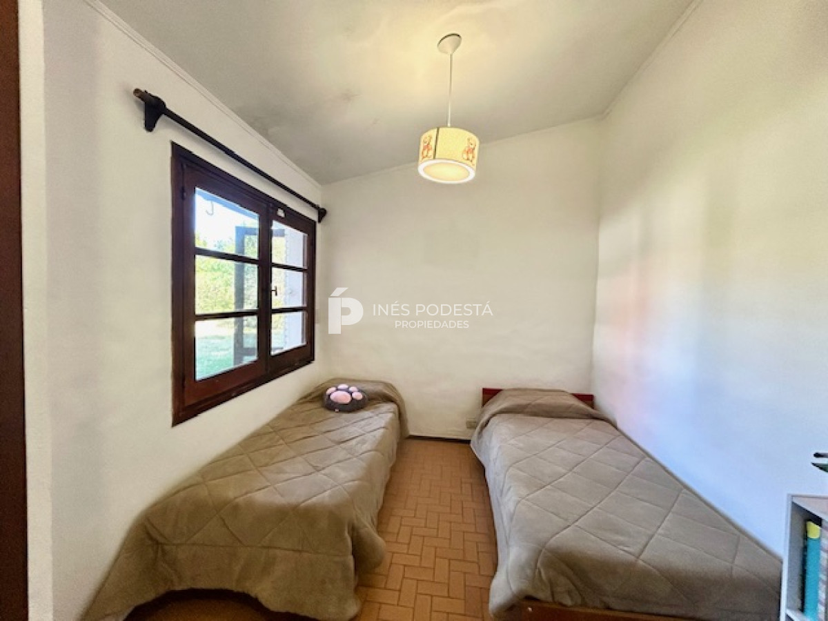 Casa ID.41694 - Alquiler mansa 3 dormitorios y dependencia de servicio con pisicna